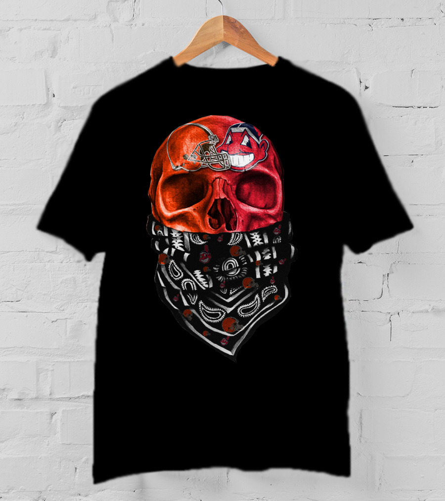 Cleveland Skull Bandana Vintage Style Sports Fan Sku T-Shirt