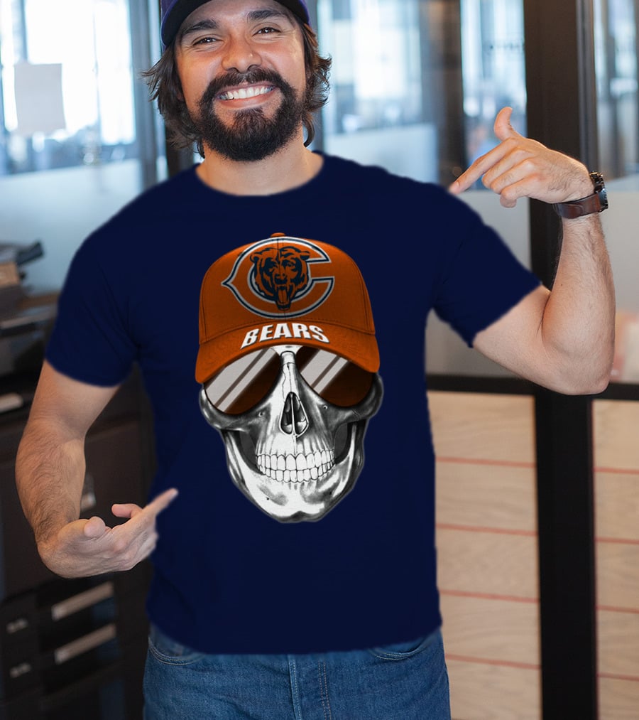 Chicago Bears Skull Cap With Logo And Sunglasses T-Shirt