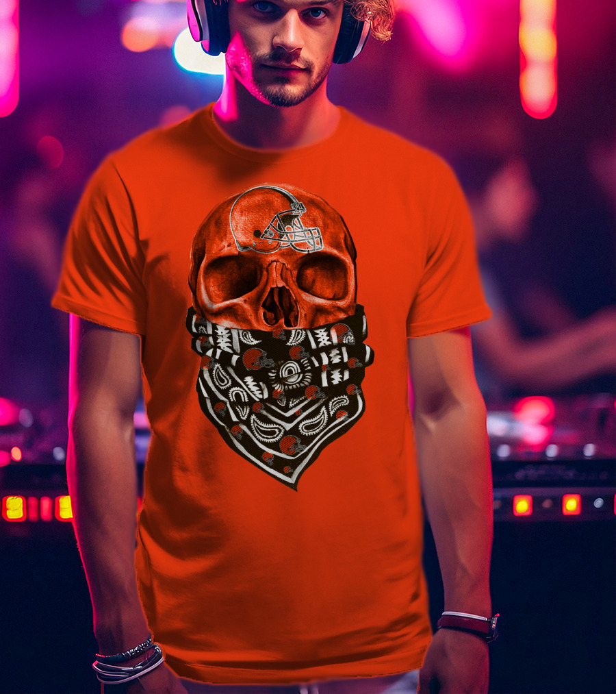 Cleveland Browns Skull With Helmet And Bandana T-Shirt