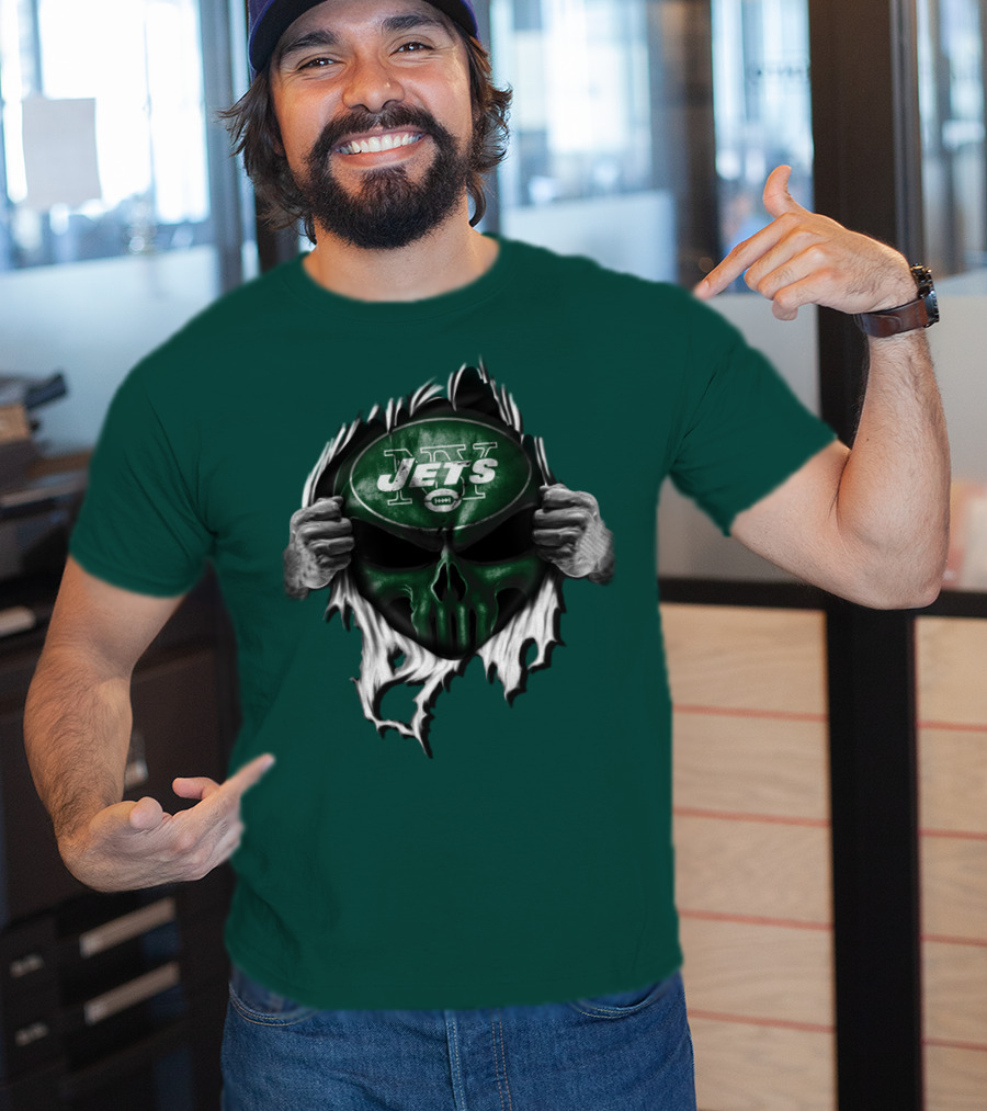 New York Jets Skull Ripping Football Helmet T-Shirt