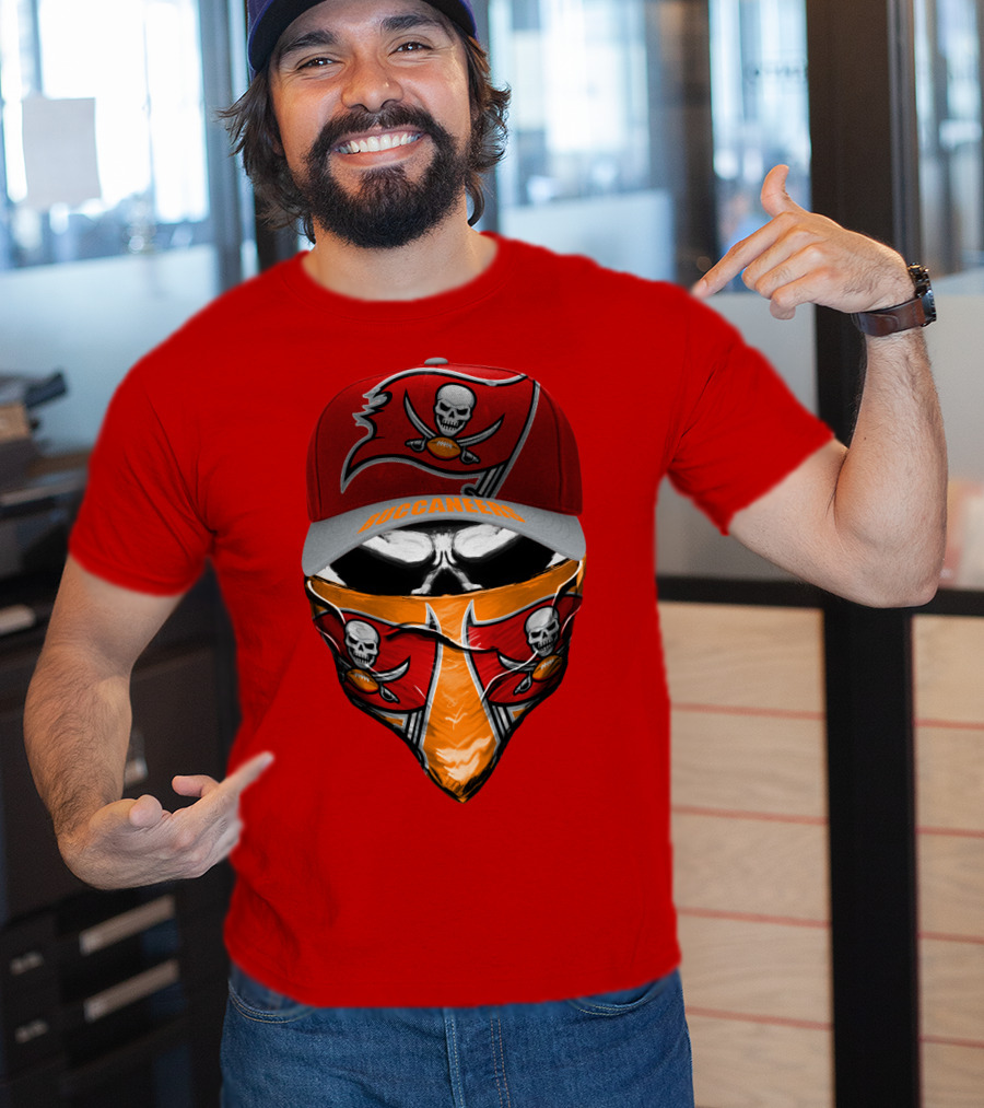 Buccaneers Skull Logo Hat And Bandana Red T-Shirt