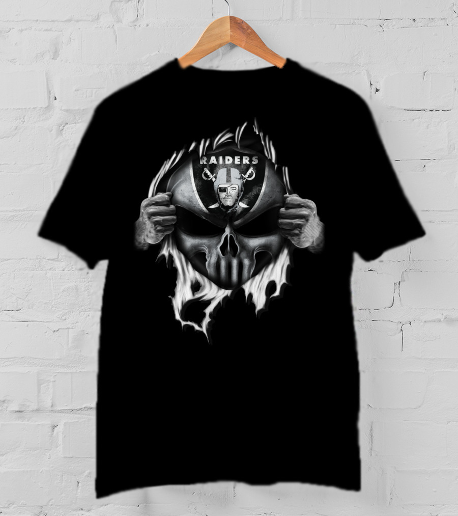 Raiders Skull Mask With Vintage T-Shirt
