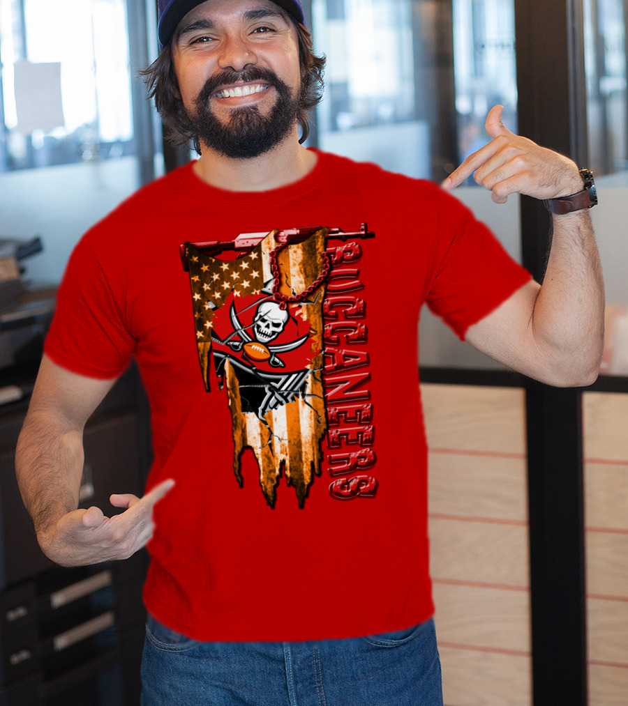 Tampa Bay Buccaneers American Flag Skull T-Shirt