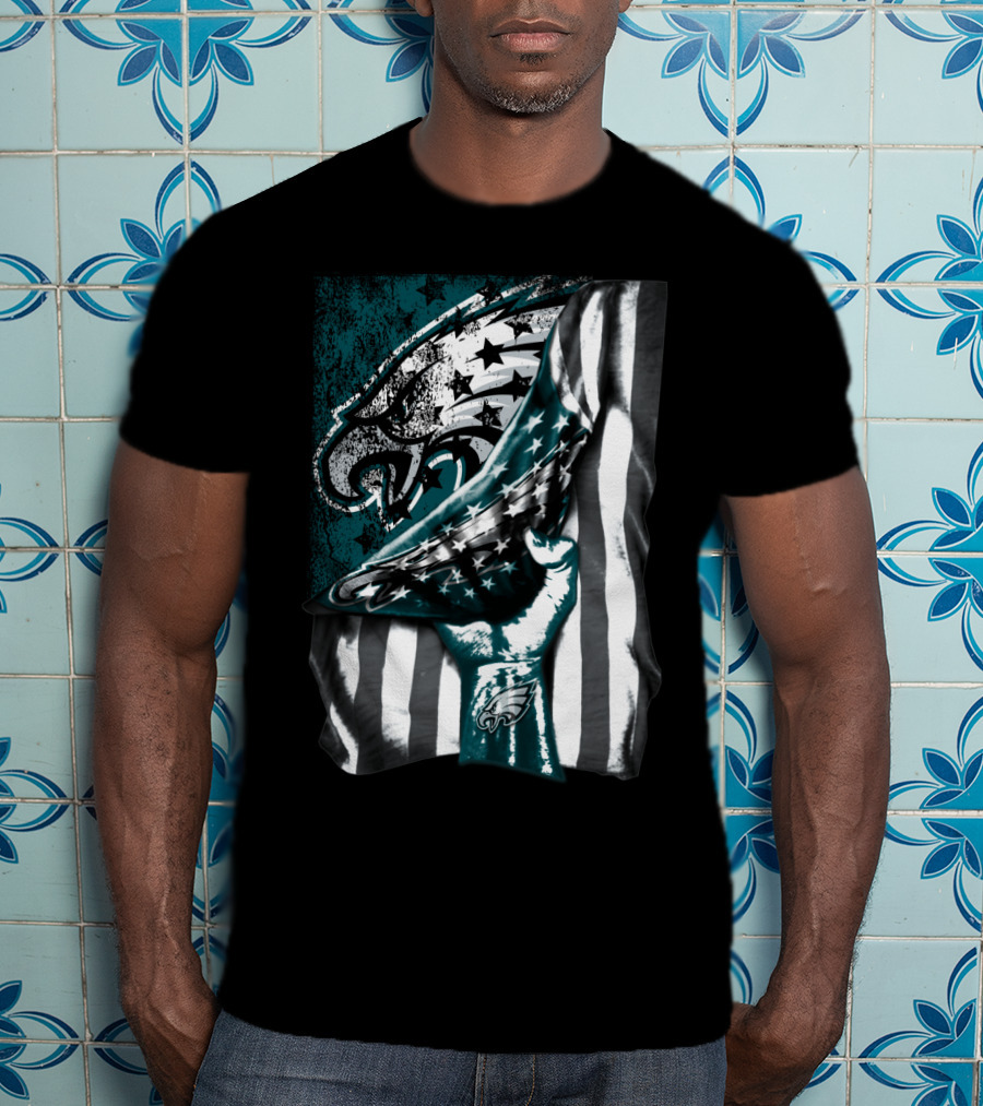 Philadelphia Eagles American Flag Hand Holding T-Shirt