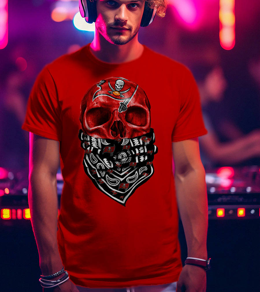 Tampa Bay Buccaneers Skull Bandana T-Shirt