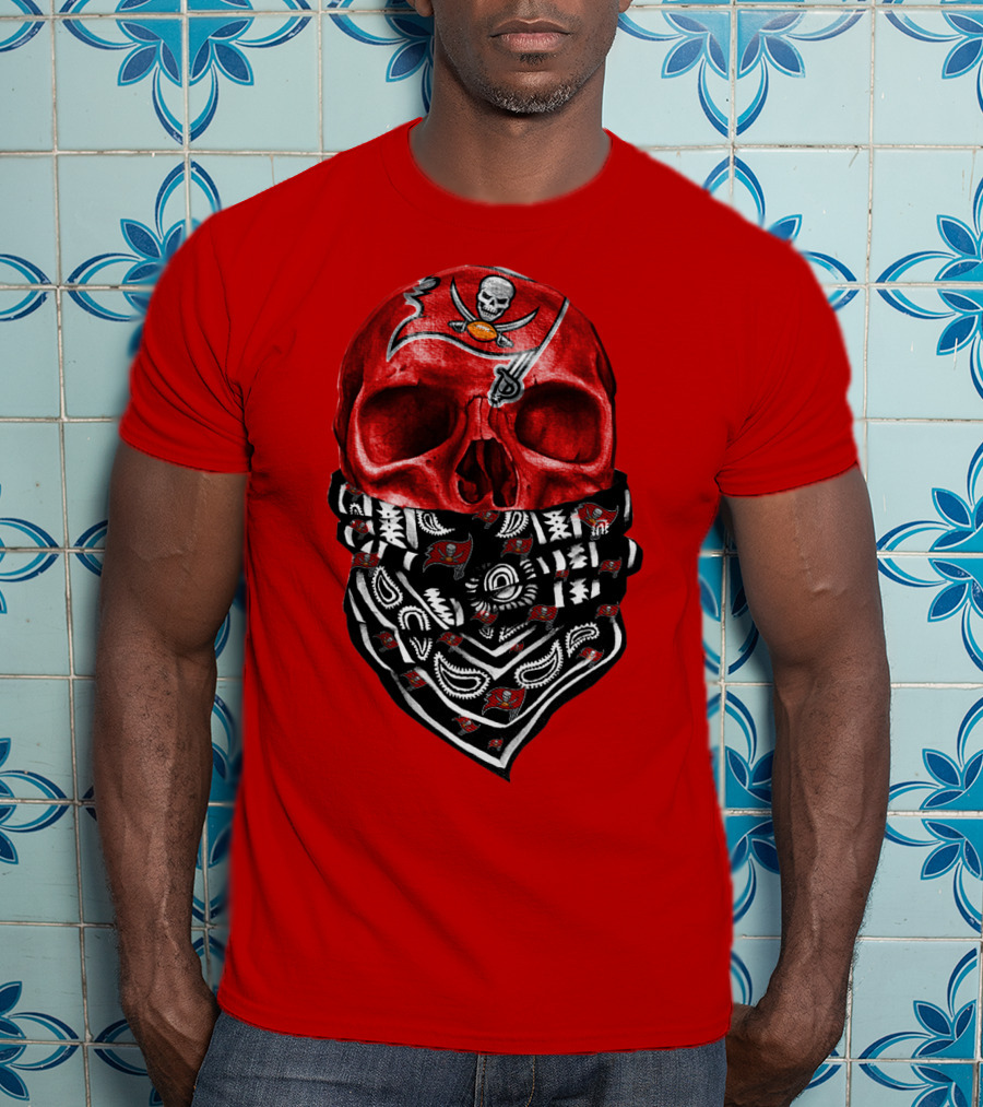 Tampa Bay Buccaneers Skull Bandana T-Shirt