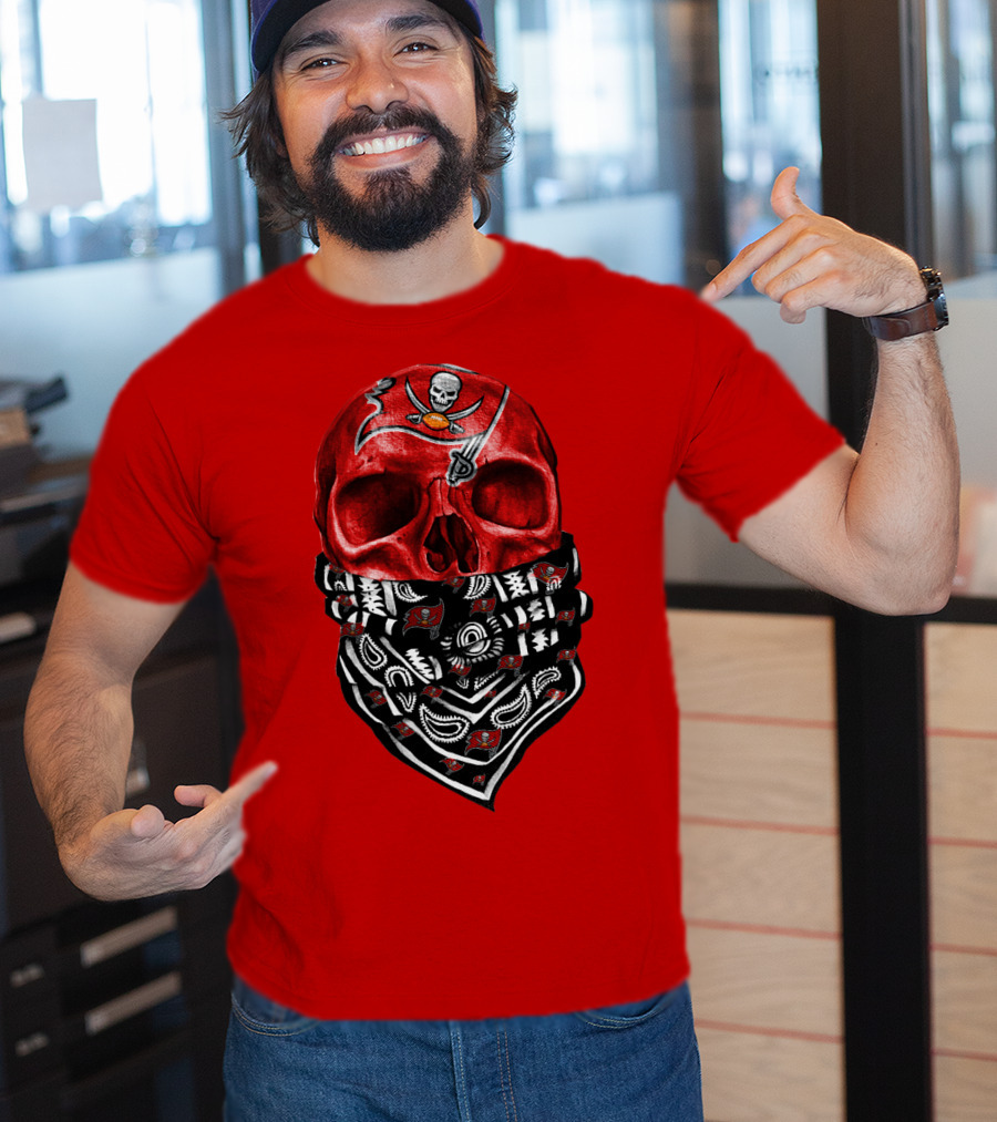 Tampa Bay Buccaneers Skull Bandana T-Shirt