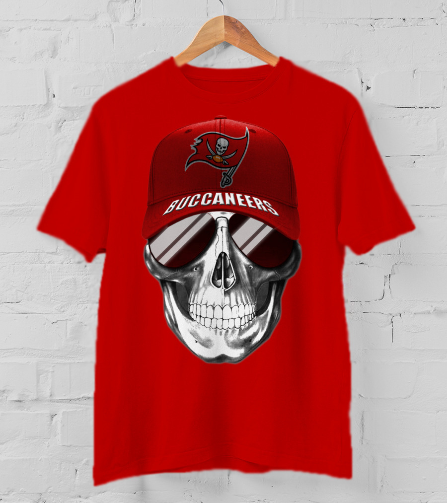 Tampa Bay Buccaneers Skull With Red Cap T-Shirt