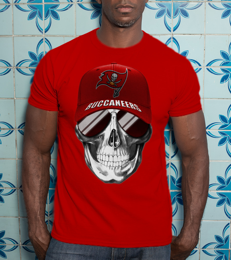 Tampa Bay Buccaneers Skull With Red Cap T-Shirt