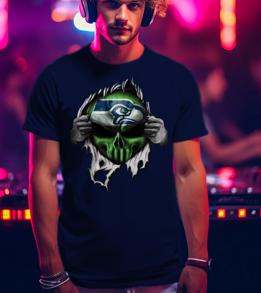 Seattle Seahawks Skull Ripping T-Shirt