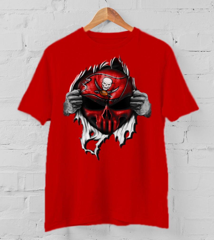 Tampa Bay Buccaneers Skull Face Peeling Back T-Shirt