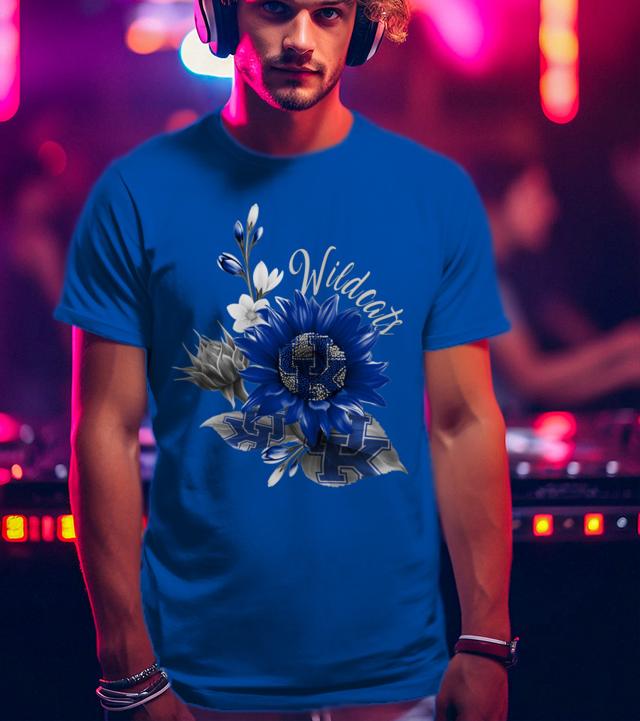 Wildcats Kentucky Blue Flowers K T-Shirt