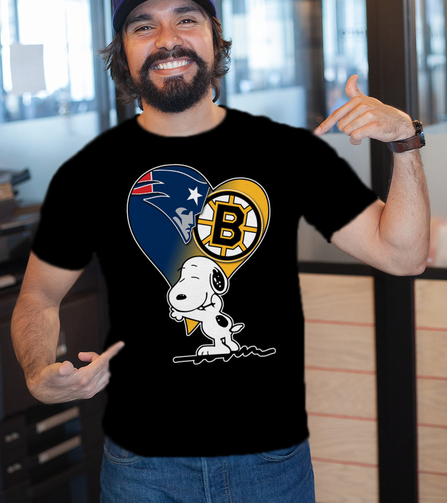Patriots Bruins Snoopy Heart Hug T-Shirt