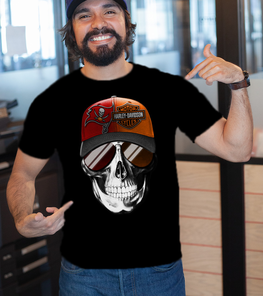 Harley Davidson Motorcycles Skull With Buccaneers Hat Iconic Style T-Shirt