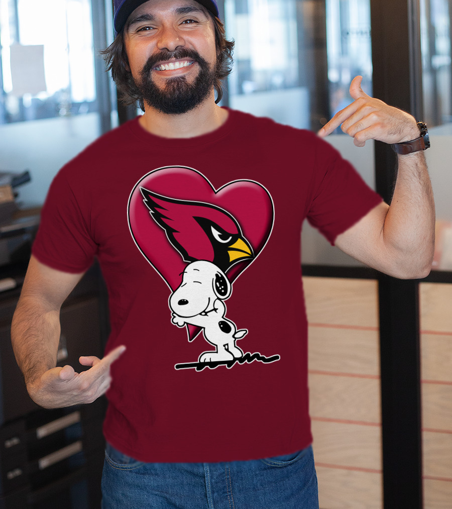 Snoopy Hugging Heart Arizona Cardinals T-Shirt