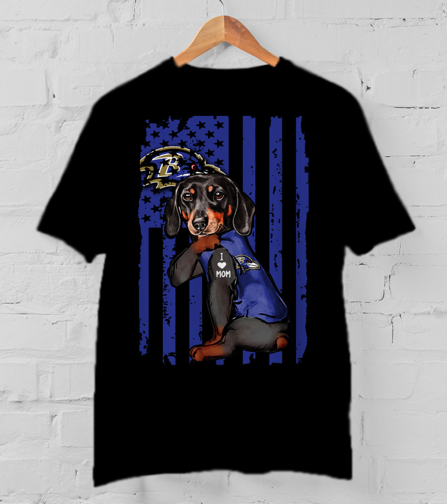 Dachshund I Love Mom Baltimore Ravens Fan With Football Helmet And Stars T-Shirt
