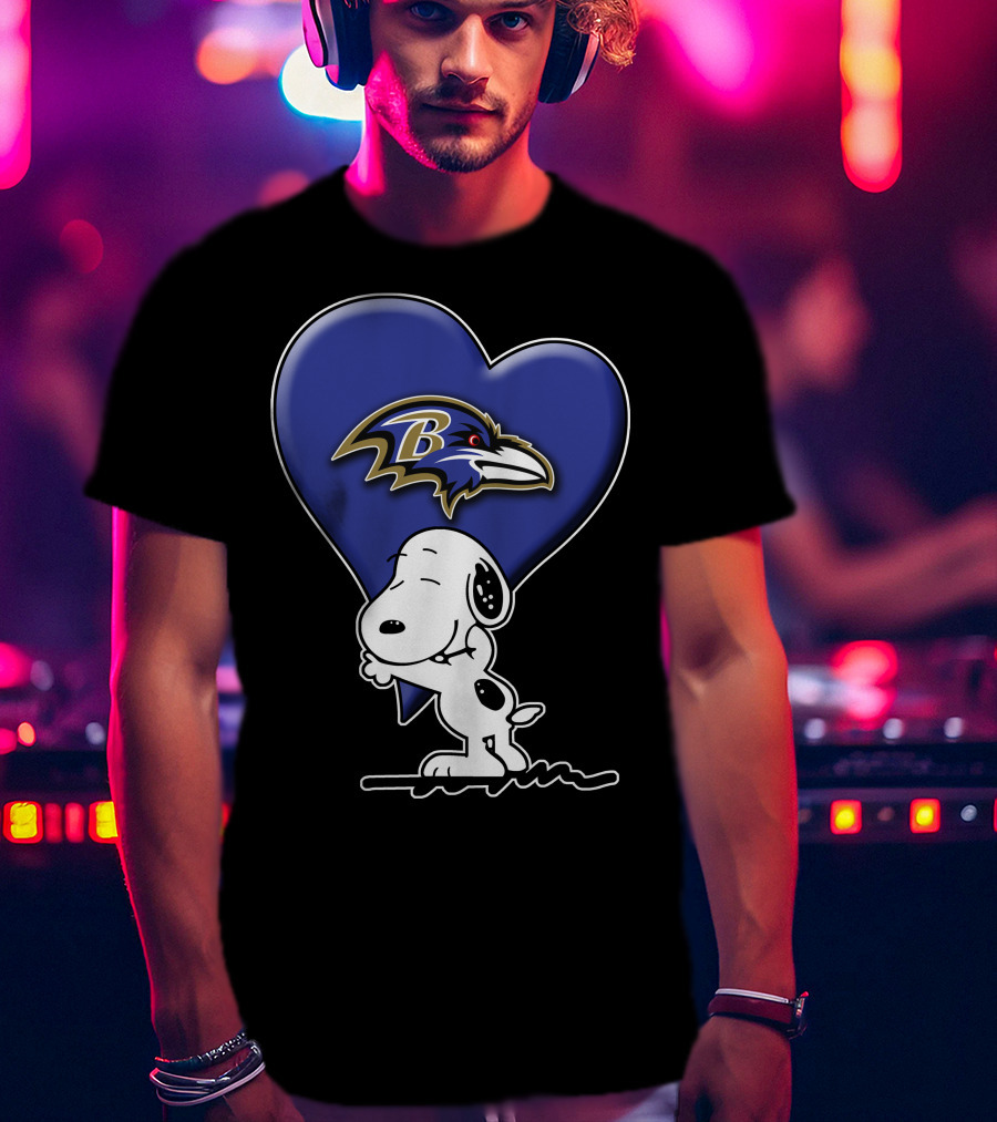 Snoopy Hugging Baltimore Ravens Heart T-Shirt