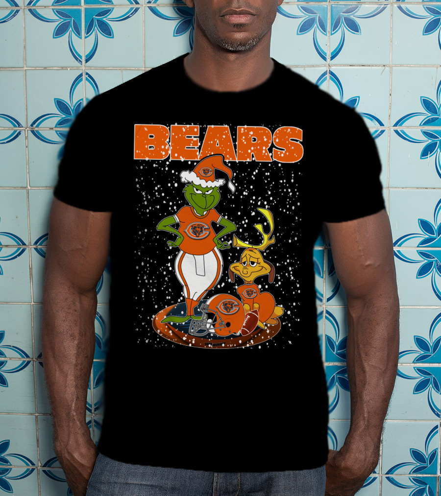 BEARS Grinchxmas CHICAGO BEARS Football Helmet And Santa Hat T-Shirt