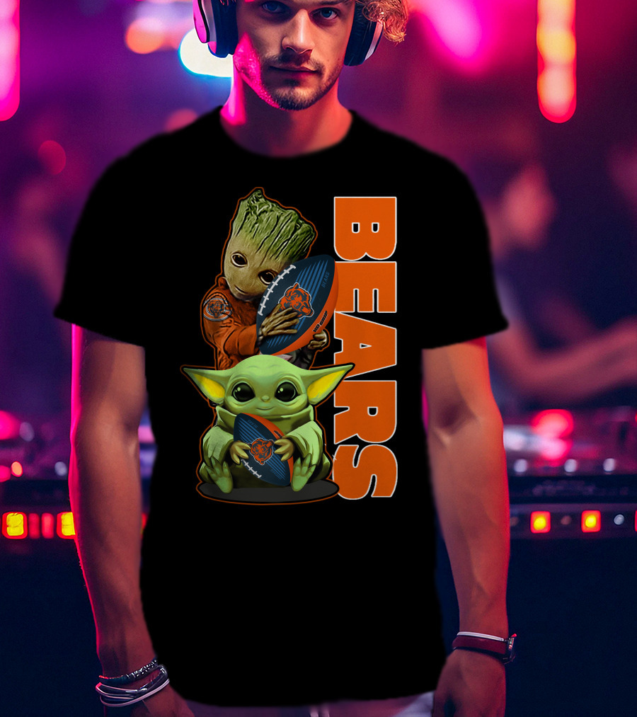 Groot And Baby Yoda Holding Chicago Bears Football T-Shirt