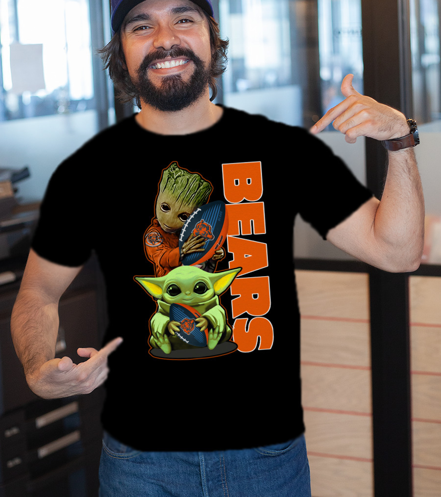 Groot And Baby Yoda Holding Chicago Bears Football T-Shirt