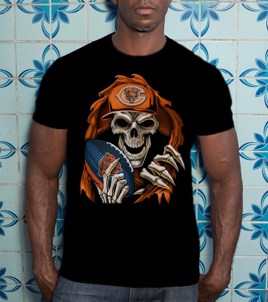 Skullbong CHICAGO BEARS Skeleton Holding Football T-Shirt