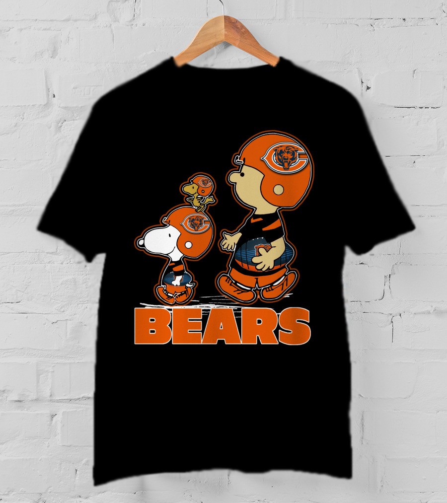 Snpfootball Chicago Bears Peanuts Characters In Bears Helmets T-Shirt