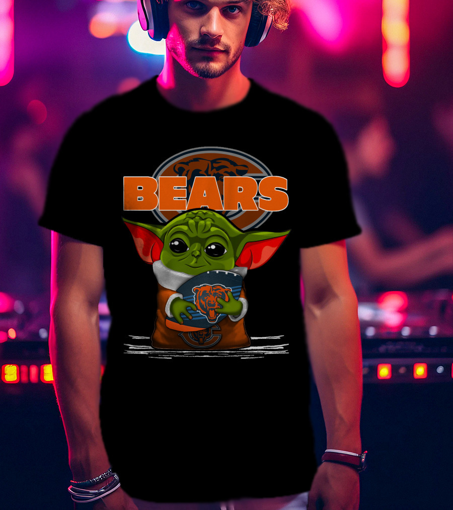 BEARS Yoda Holding Football Chicago T-Shirt