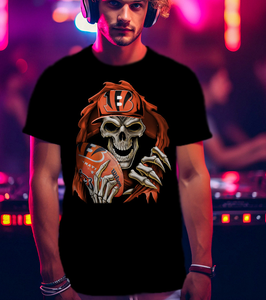 Skullbong Cincinnati Bengals Skeleton Holding Football T-Shirt