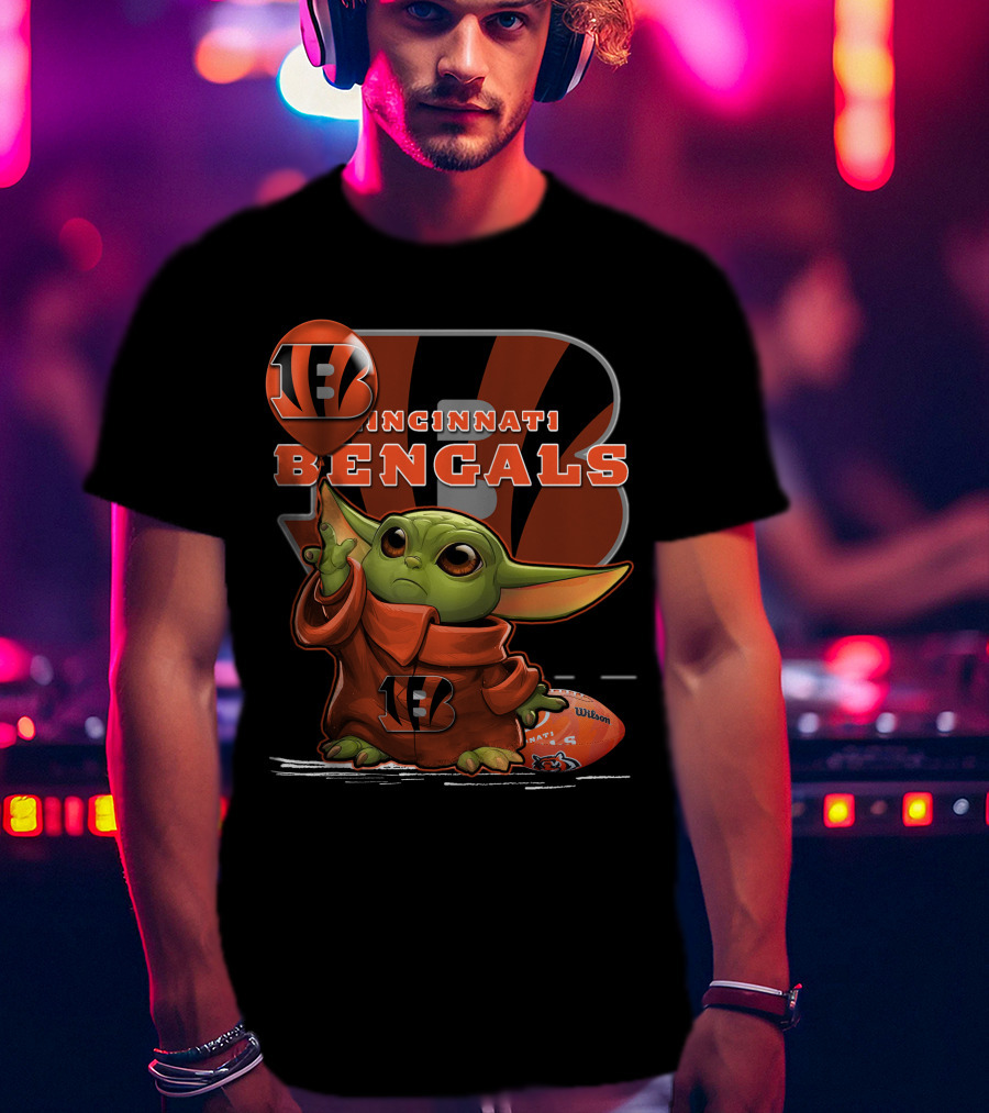 CINCINNATI BENGALS Yoda Wilson Football T-Shirt