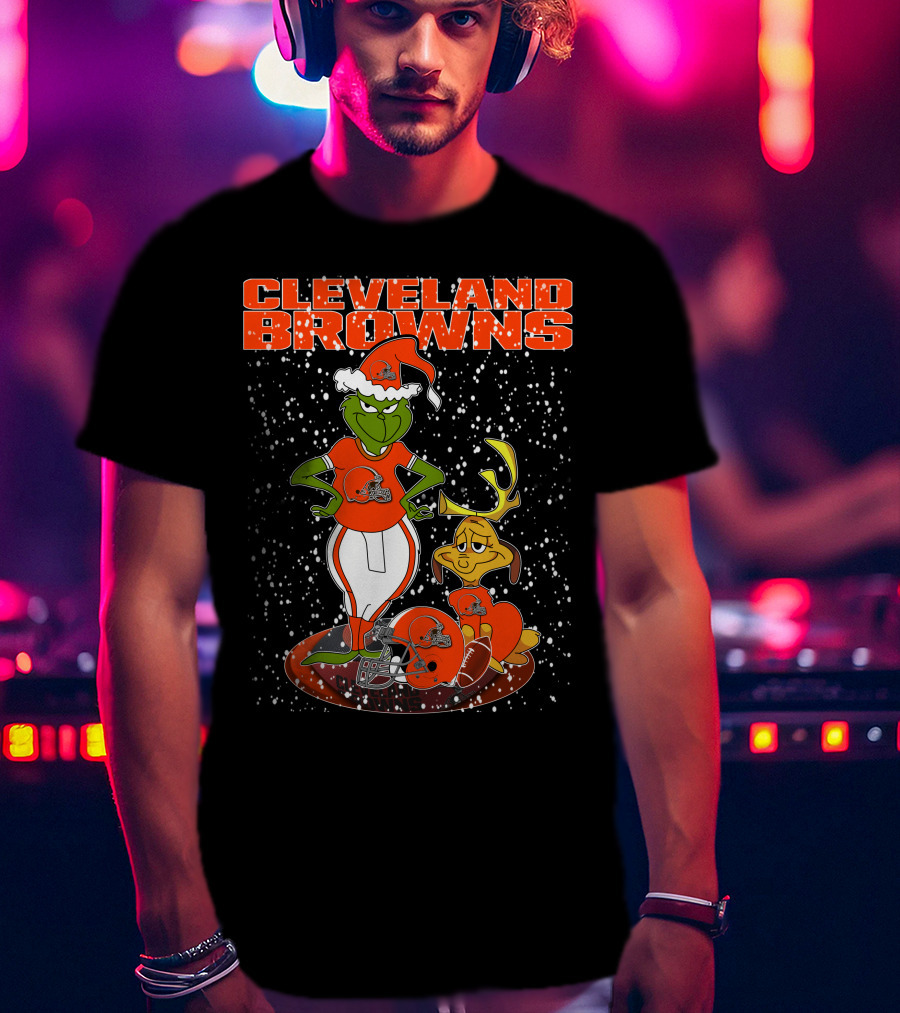 CLEVELAND BROWNS Grinchxmas Snow Football T-Shirt