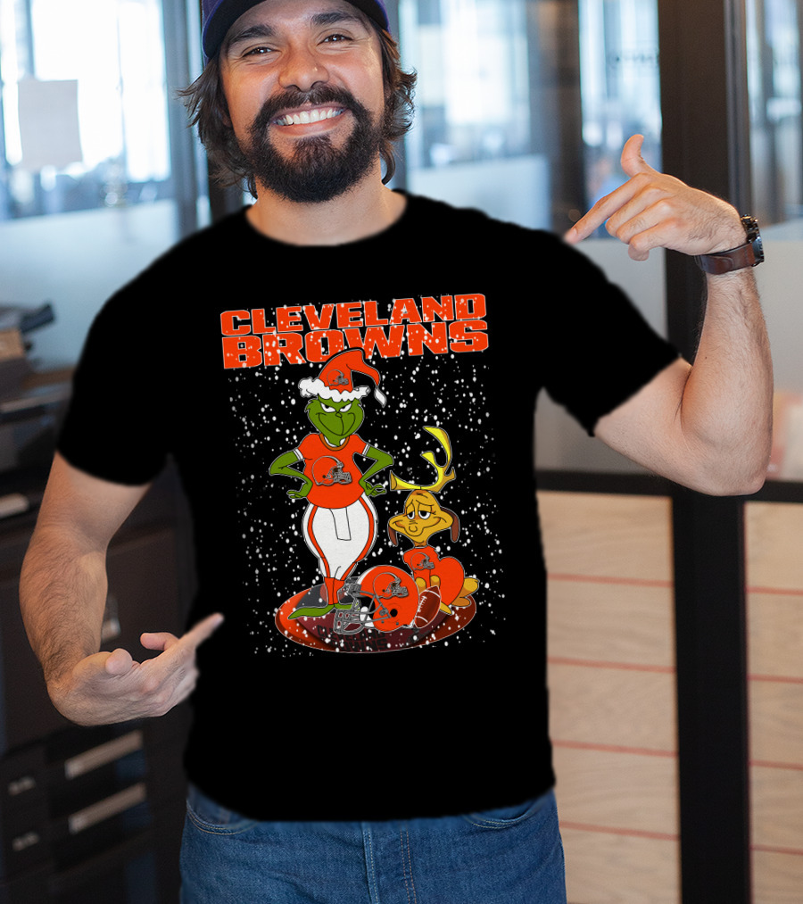 CLEVELAND BROWNS Grinchxmas Snow Football T-Shirt