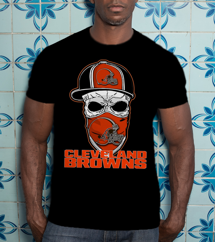 CLEVELAND BROWNS Skull Hat Football Helmet T-Shirt