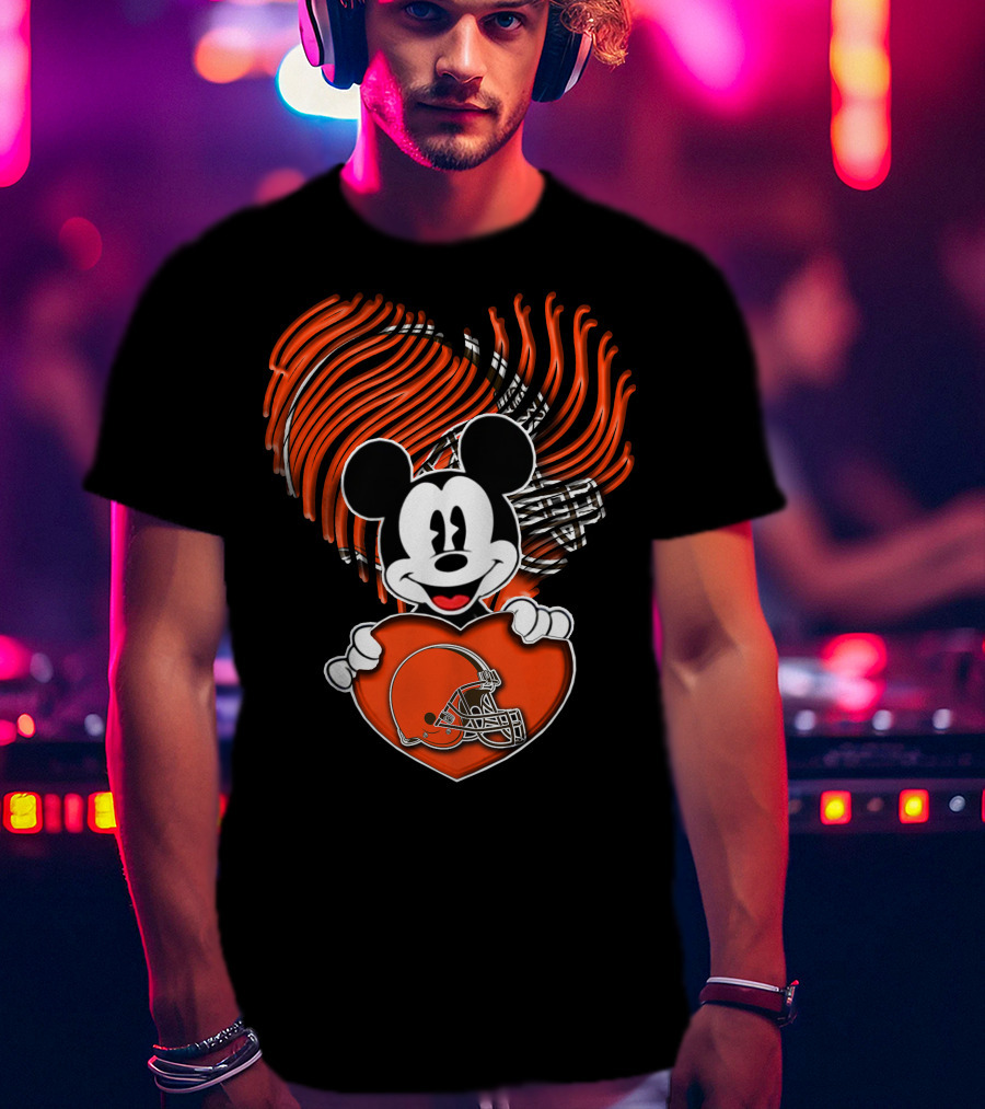 Mick CLEVELAND BROWNS Football Heart Icon With Mouse Character T-Shirt