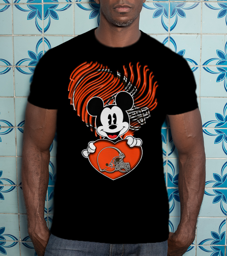 Mick CLEVELAND BROWNS Football Heart Icon With Mouse Character T-Shirt
