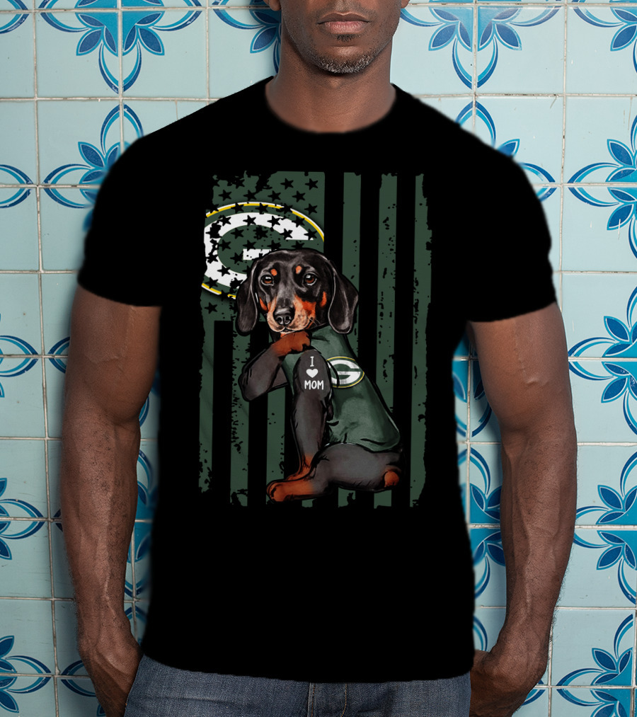 Dachshund I Love Mom Green Bay Packers Fan T-Shirt