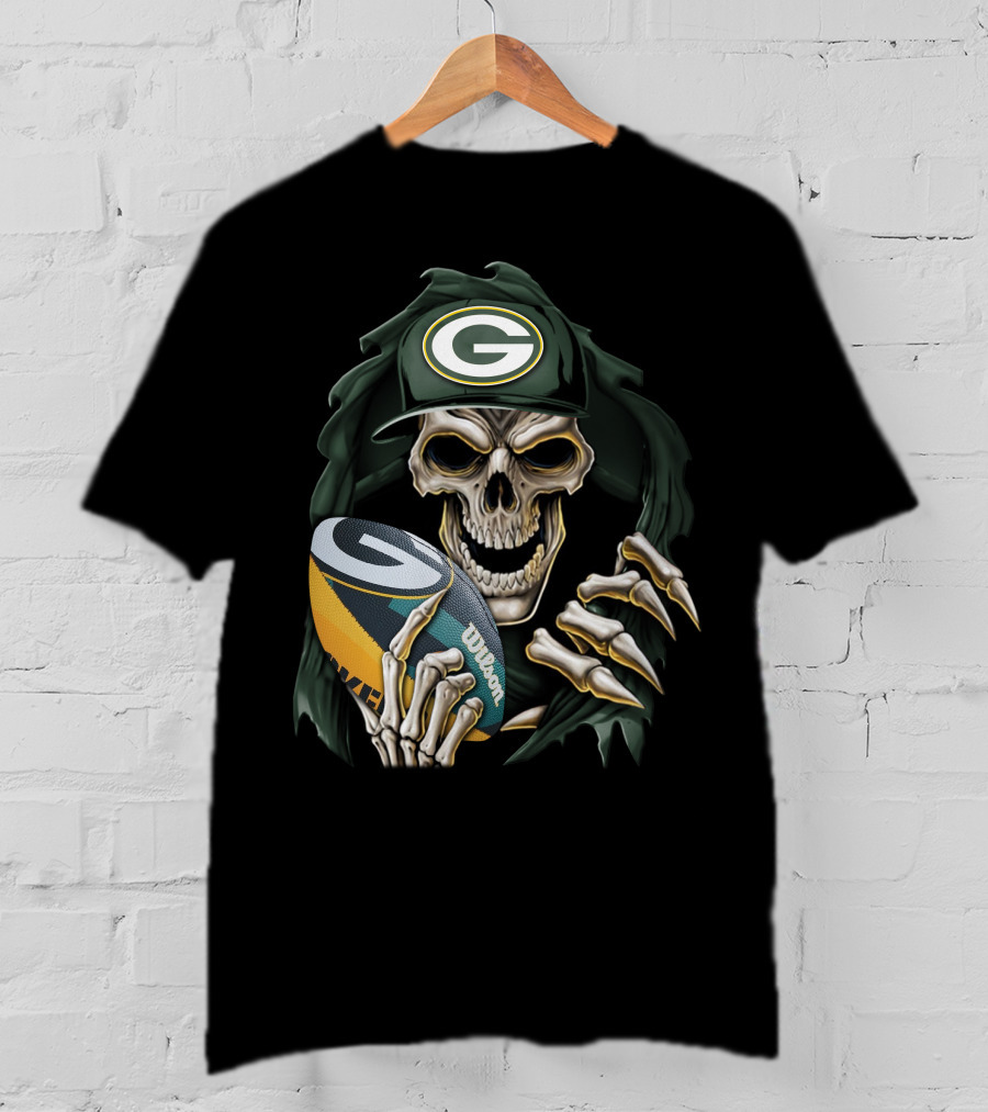 Skull Holding Wilson Football Green Bay Packers T-Shirt