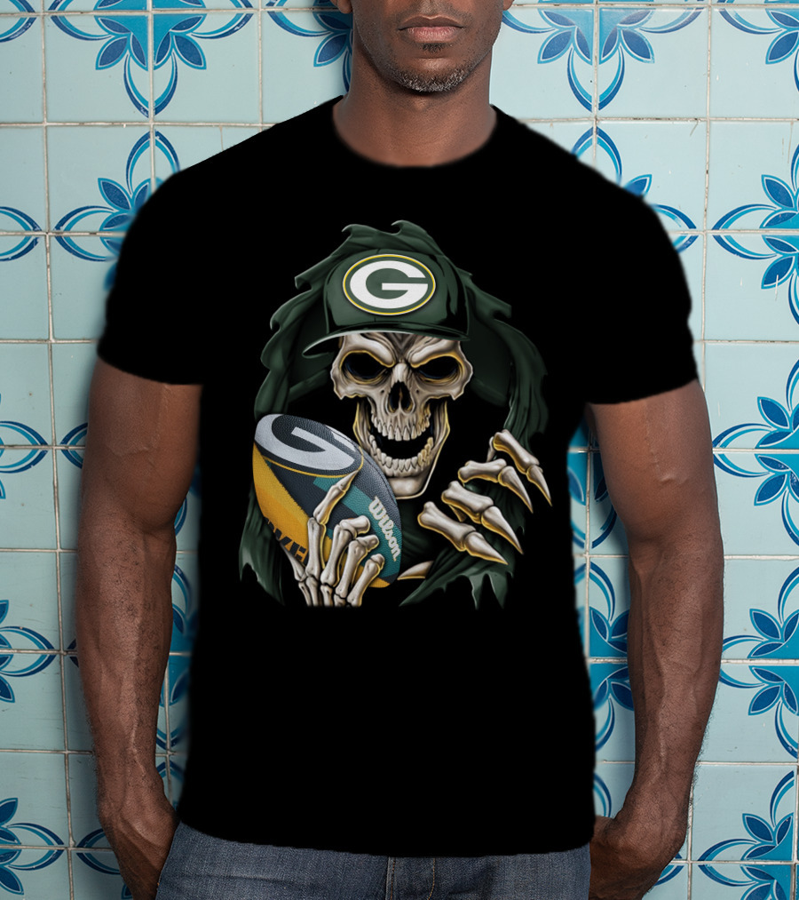 Skull Holding Wilson Football Green Bay Packers T-Shirt