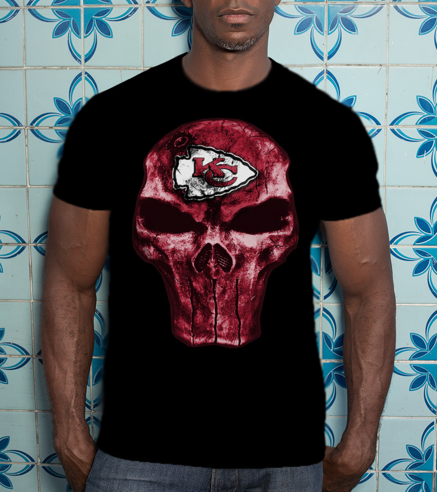 Skull Design Featuring Kansas City Chiefs T-Shirt