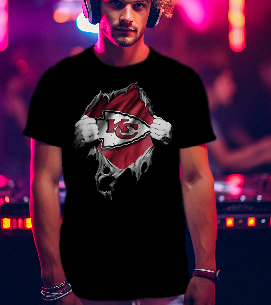 Torn Kansas City Chiefs Logo Ripped Effect T-Shirt