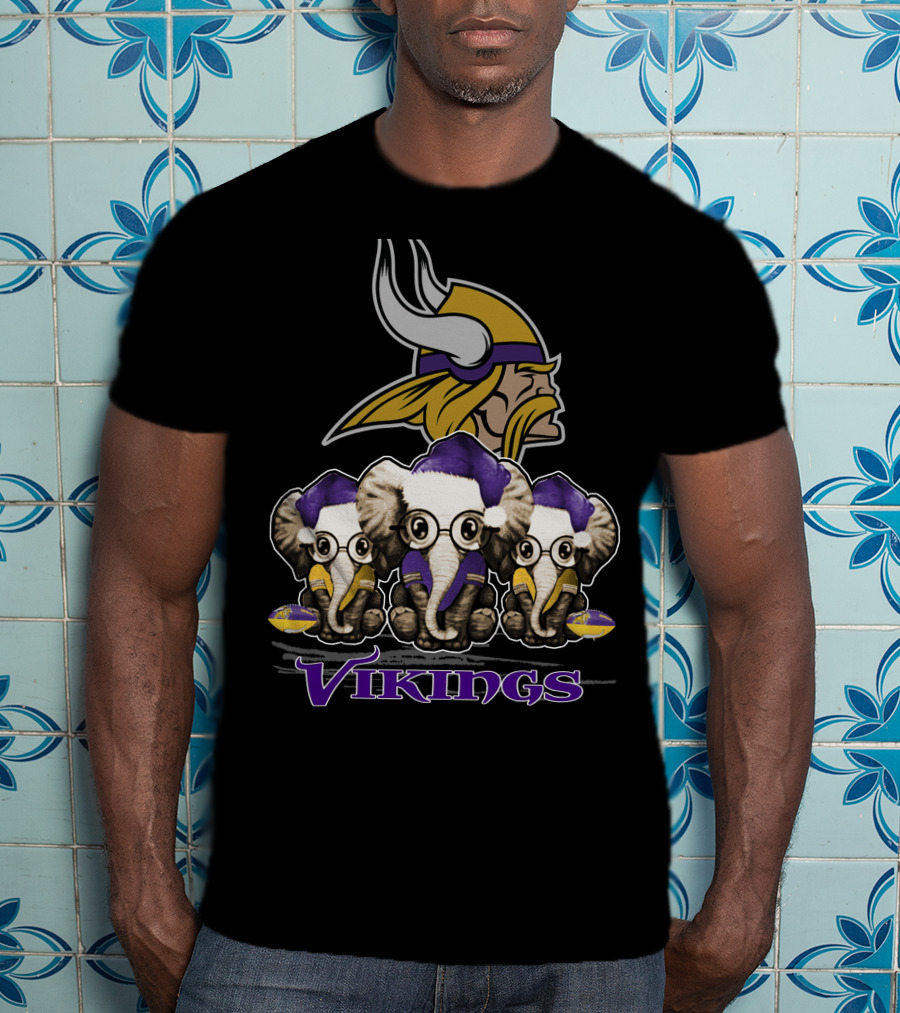 Elephan Xmas Minnesota Vikings Santa Hat Football T-Shirt