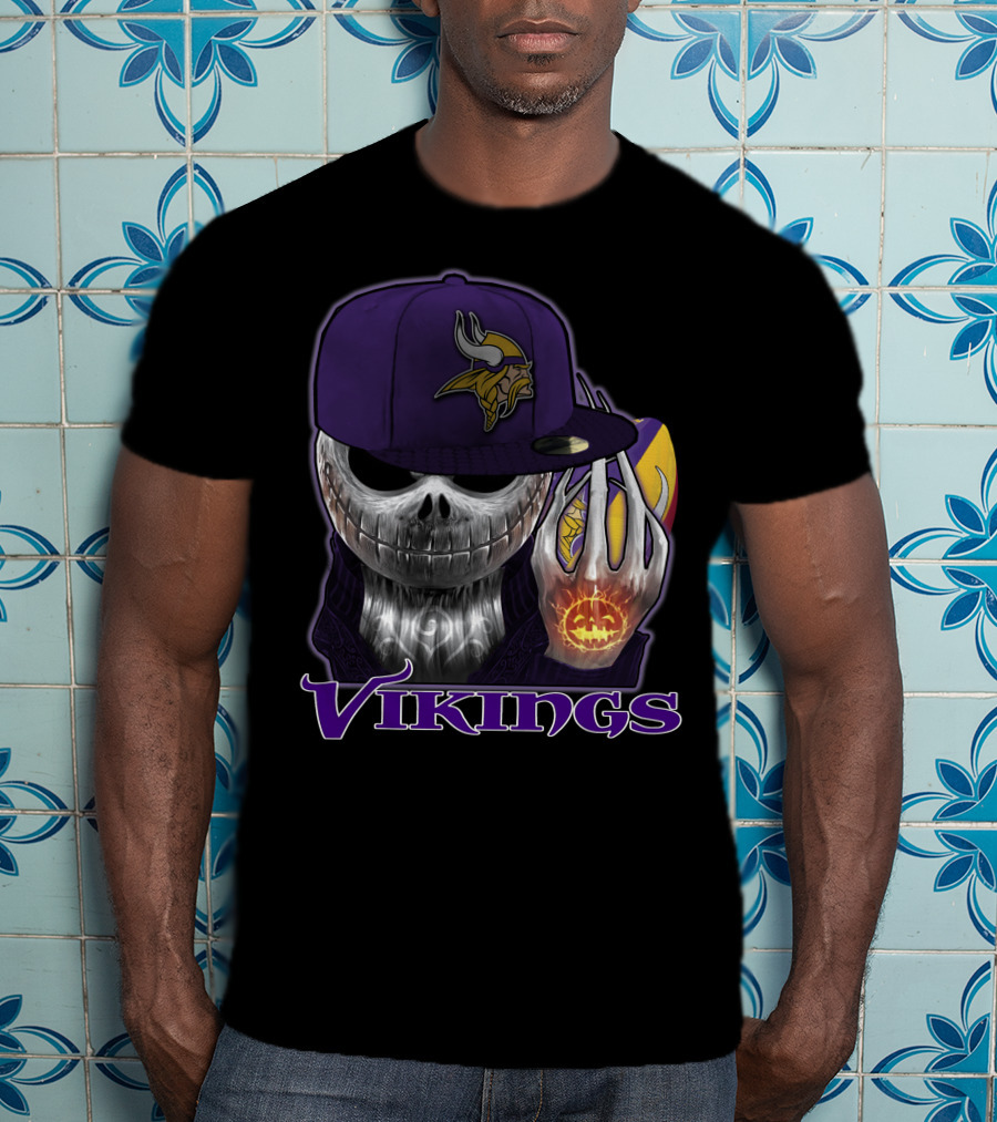 Vikings Skull With Pumpkin And Football In Purple Hat T-Shirt