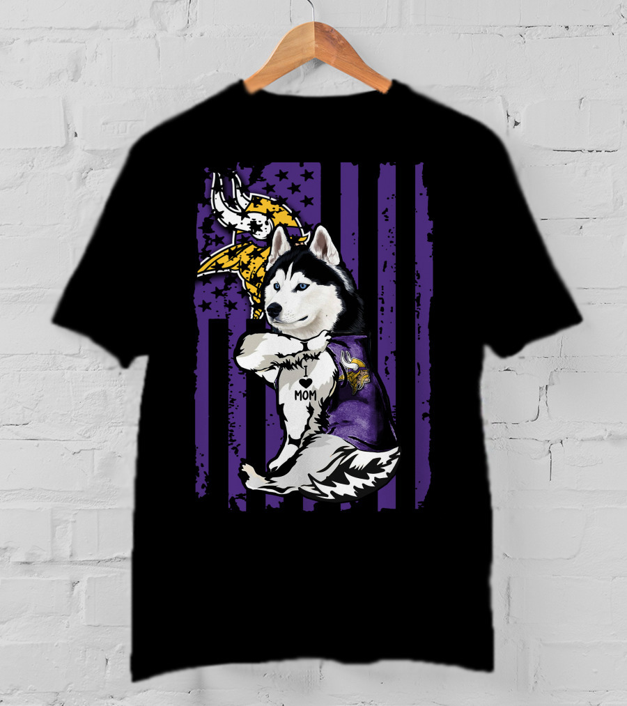 Siberian Husky Vikings Fan Mom Love With Purple Flag And Helmet T-Shirt