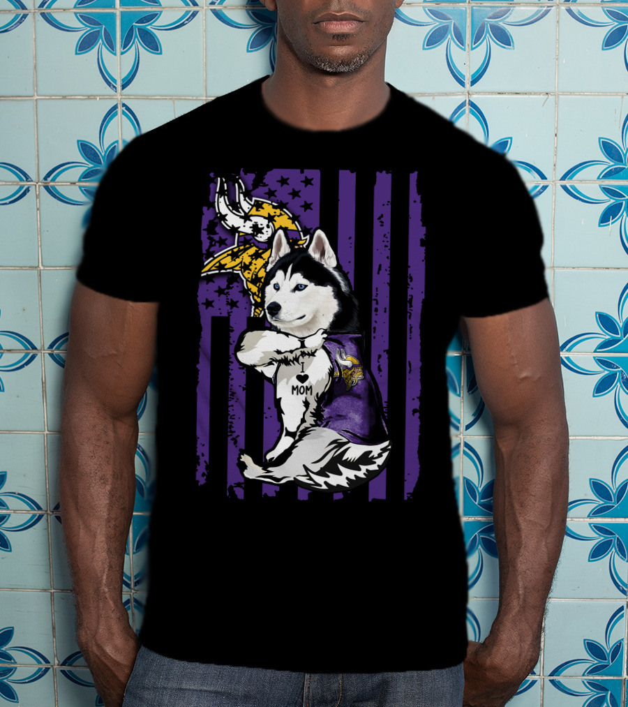 Siberian Husky Vikings Fan Mom Love With Purple Flag And Helmet T-Shirt