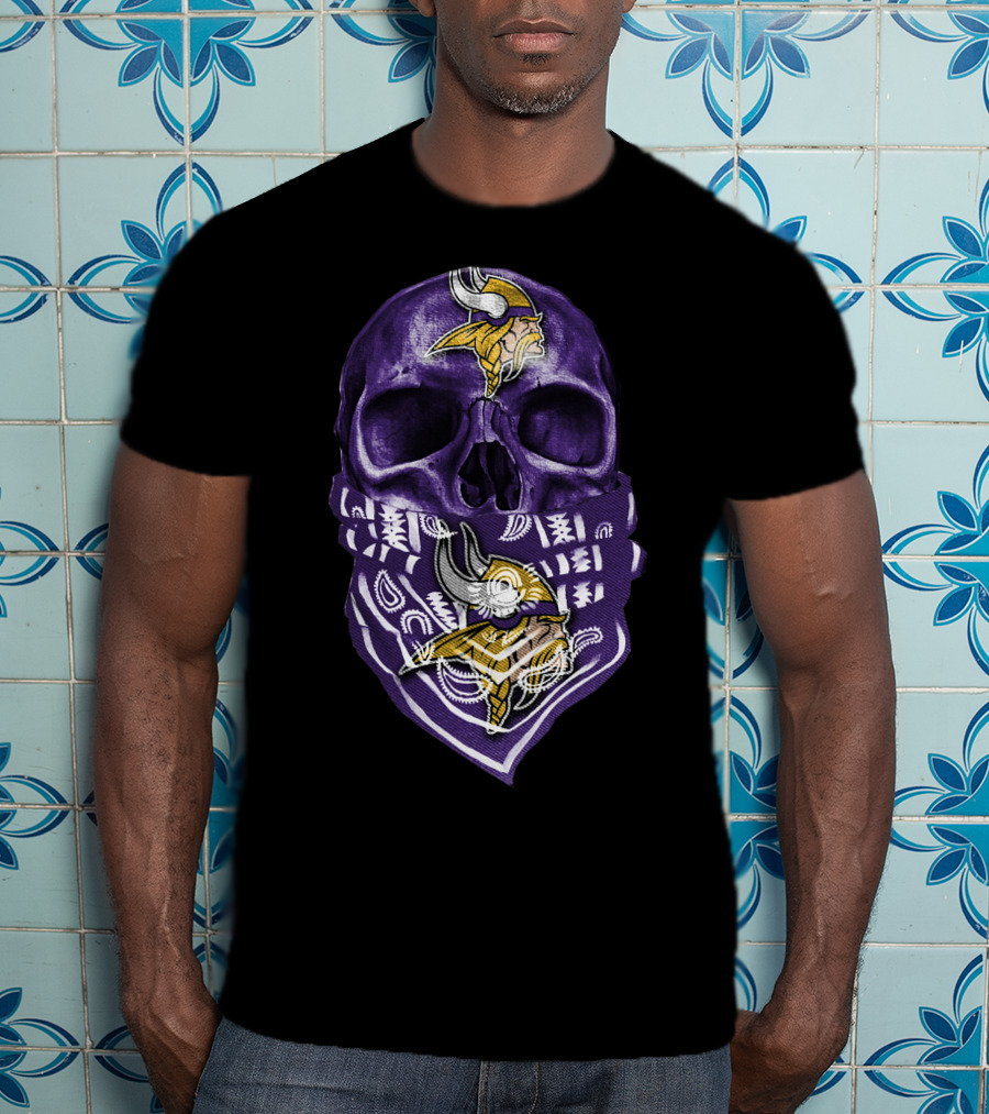 Skull Purple Bandana Minnesota Vikings NFL Football Team T-Shirt
