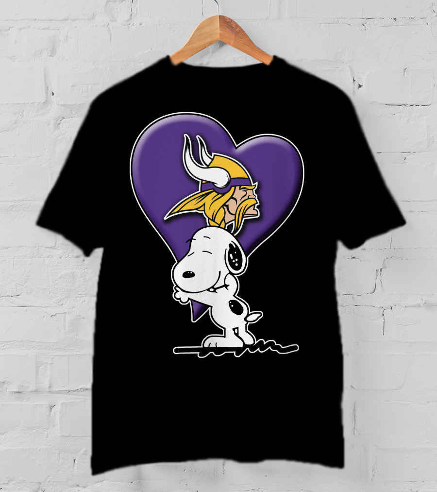 Snoopy Hugging Heart Minnesota Vikings T-Shirt