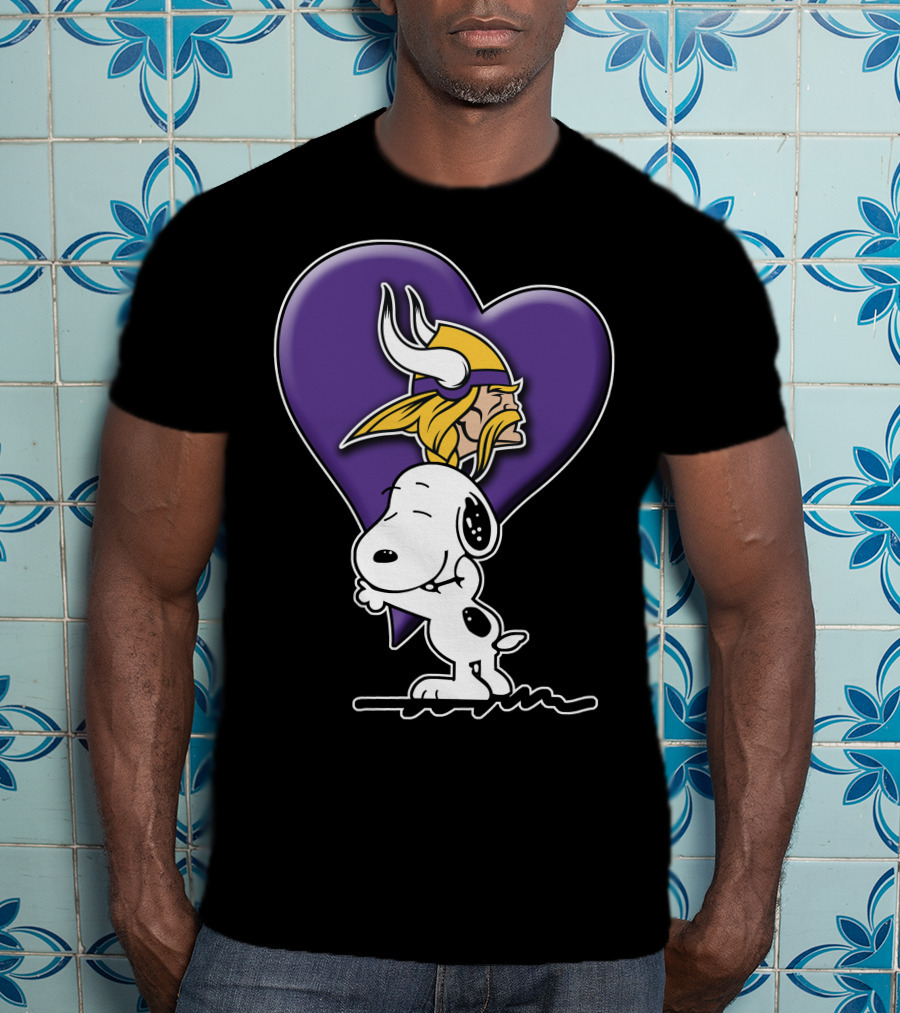 Snoopy Hugging Heart Minnesota Vikings T-Shirt