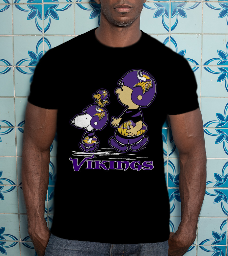 Snpfootball Minnesota Vikings Peanuts Characters Vikings Helmets T-Shirt