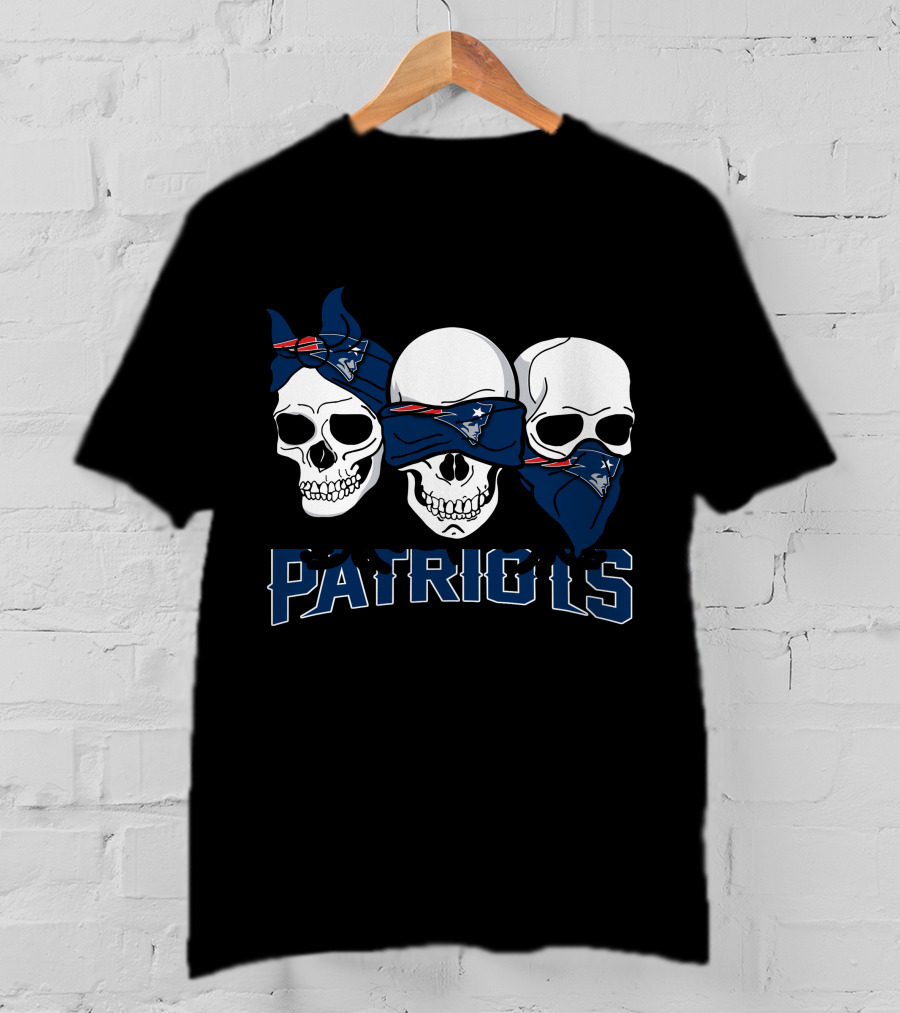 Patriots Skulls Three New England Helmets T-Shirt