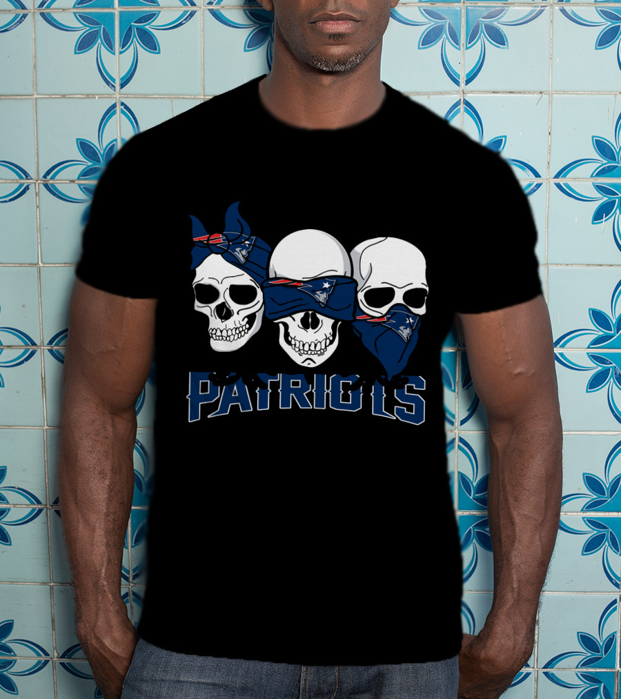 Patriots Skulls Three New England Helmets T-Shirt