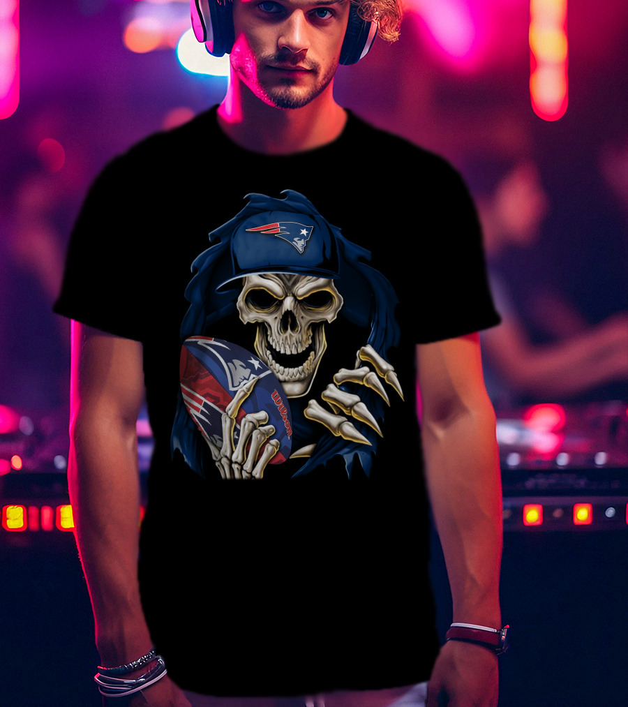 Skullbong New England Patriots Skeleton With Cap Holding Wilson Football T-Shirt